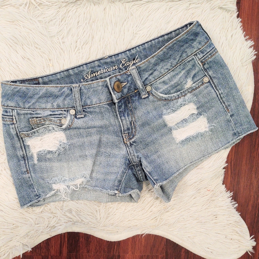 American Eagle Distressd Cut Off Shorts - Picture 1 of 2